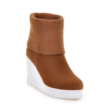 Load image into Gallery viewer, Slip on Knitted Ankle Boots
