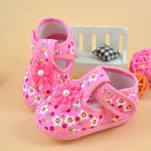 Load image into Gallery viewer, Baby Flower Boots Soft Crib Shoes